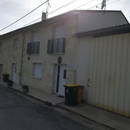 Gite Du Vignoble Sidky Lussac  Екстер'єр фото